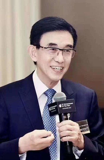 2.尹志尧 博士 中微半导体设备(上海）股份有限公司董事长兼总经理